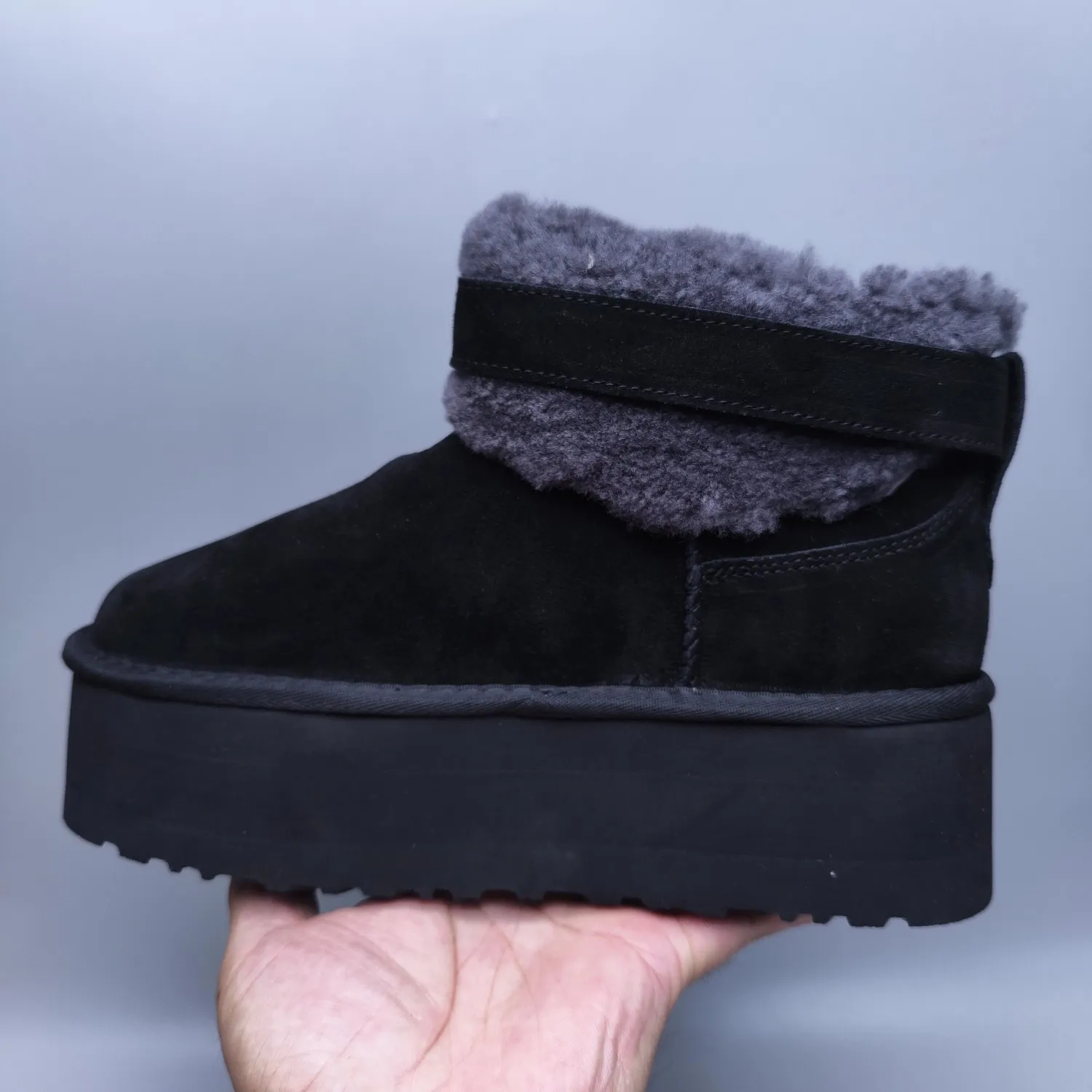 💰560 UGG sheepskin all-in-one snow boots 4041 5 cm thick sole with increased height, suede belt buckle, trendy winter style, color: maroon, black, matching size: 35-41